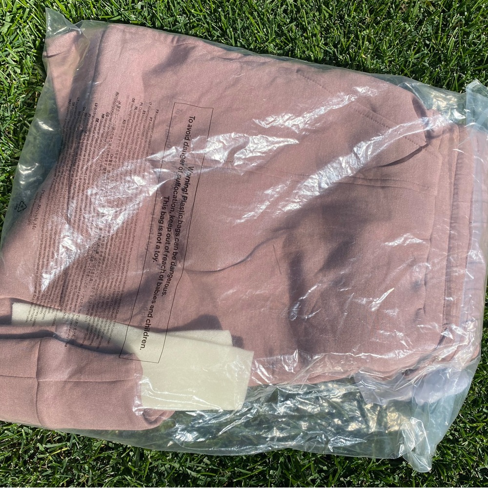 Varley Women's Shorts in Mauve Pink
